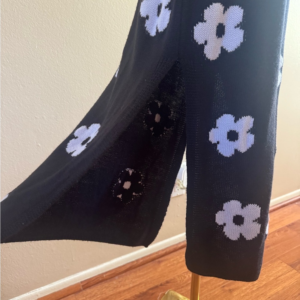 H+M Black Floral Knit Midi Dress with White Flower Pattern - Picture 7 of 8